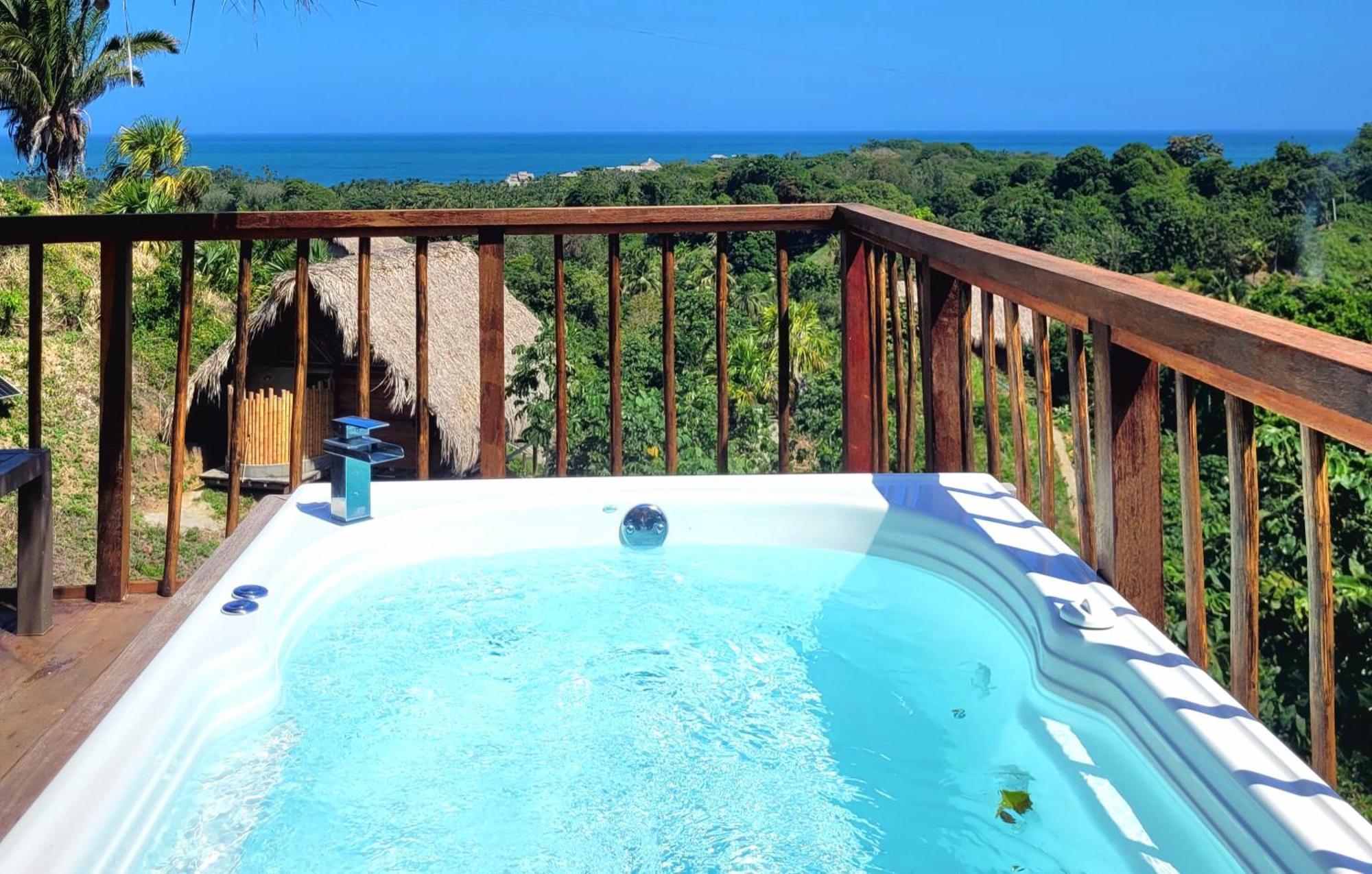 Vista Al Mar Y Jacuzzi Privado